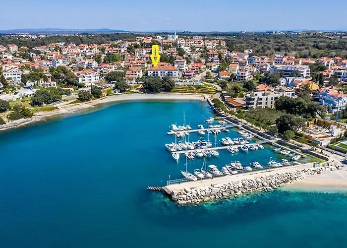 Sandy - 1st Row At Sea