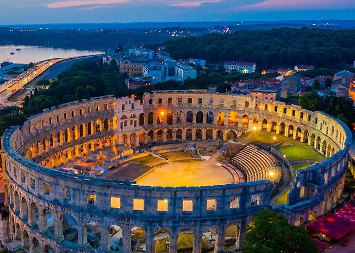 Sandy - 1st Row At Sea